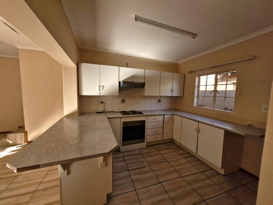 To Let 2 Bedroom Property for Rent in Meerhof North West